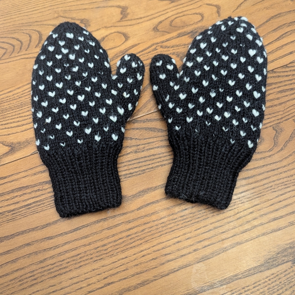 Newfoundland handknit Thrummed mittens warm woolen mittens S-M.